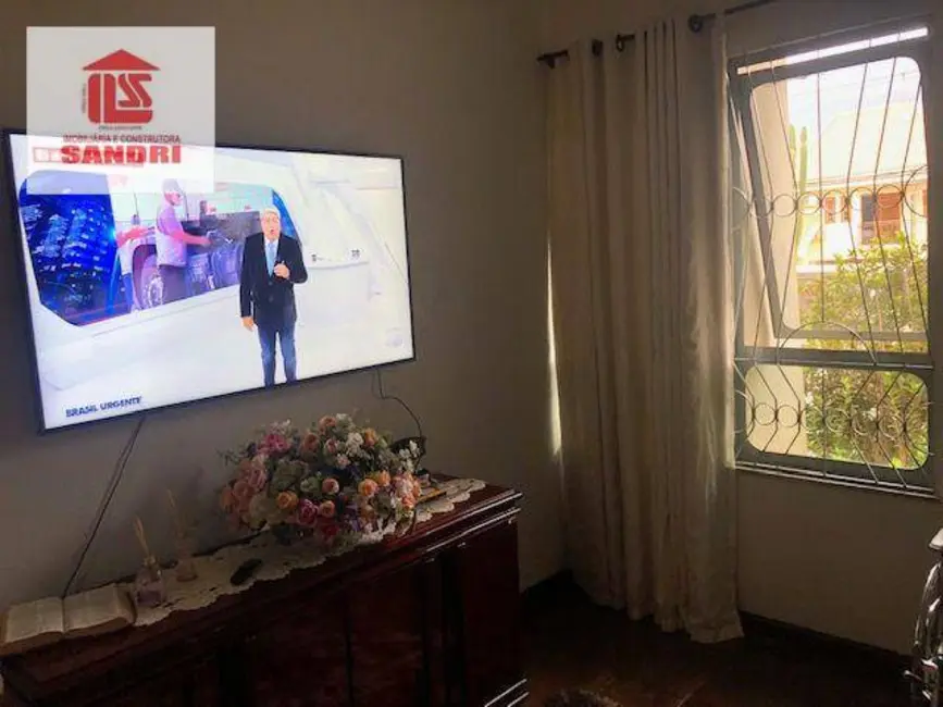 Casa com 3 quartos à venda, 598m2 em Zona 02, Maringa - PR - imagem 5 Foto 5 de Casa com 3 quartos à venda, 598m2 em Zona 02, Maringa - PR