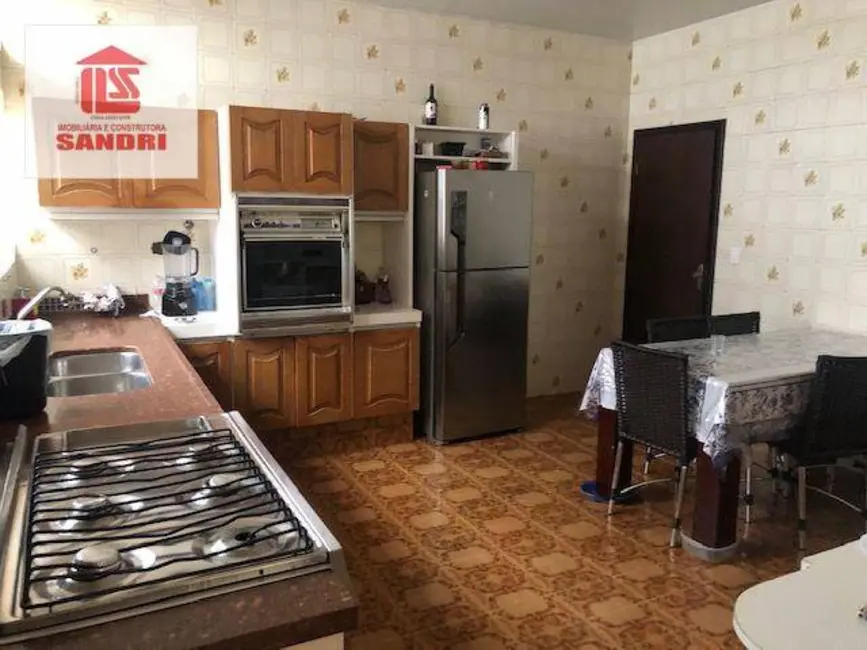 Casa com 3 quartos à venda, 598m2 em Zona 02, Maringa - PR - imagem 6 Foto 6 de Casa com 3 quartos à venda, 598m2 em Zona 02, Maringa - PR