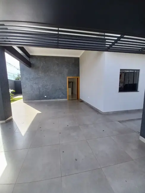 Foto 2 de Casa com 3 quartos à venda, 210m2 em Jardim Monte Rei, Maringa - PR