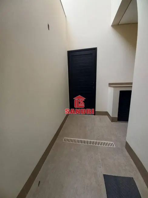 Sobrado com 3 quartos à venda, 210m2 em Jardim Cidade Monções, Maringa - PR - imagem 8 Foto 8 de Sobrado com 3 quartos à venda, 210m2 em Jardim Cidade Monções, Maringa - PR