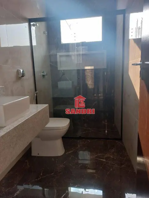 Sobrado com 3 quartos à venda, 210m2 em Jardim Cidade Monções, Maringa - PR - imagem 9 Foto 9 de Sobrado com 3 quartos à venda, 210m2 em Jardim Cidade Monções, Maringa - PR