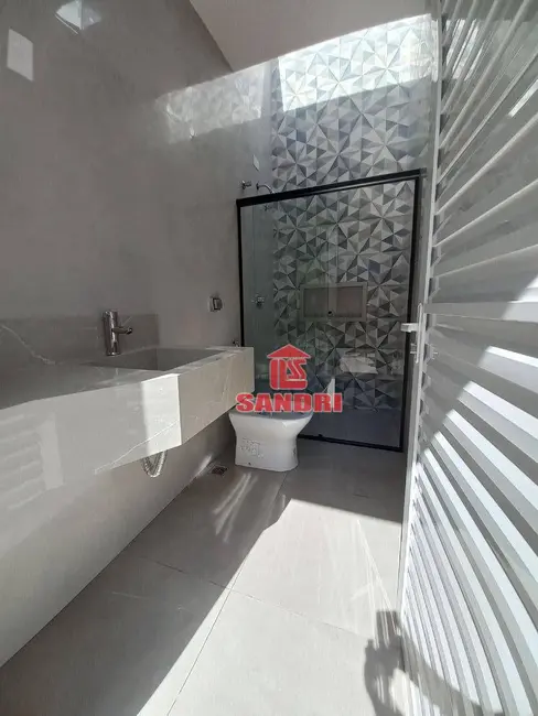 Casa com 3 quartos à venda, 229m2 em Jardim Espanha, Maringa - PR - imagem 6 Foto 6 de Casa com 3 quartos à venda, 229m2 em Jardim Espanha, Maringa - PR