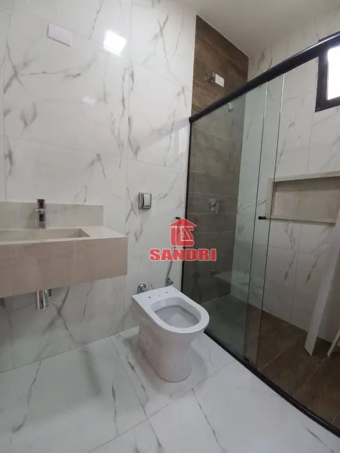 Casa com 3 quartos à venda, 229m2 em Jardim Espanha, Maringa - PR - imagem 9 Foto 9 de Casa com 3 quartos à venda, 229m2 em Jardim Espanha, Maringa - PR