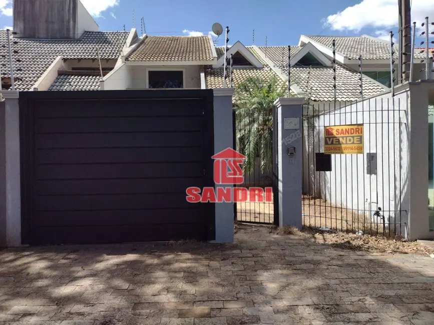 Foto 1 de Sobrado com 3 quartos à venda, 302m2 em Jardim Iguaçu, Maringa - PR