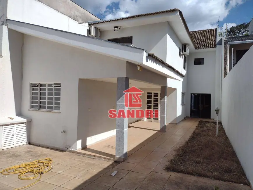 Sobrado com 3 quartos à venda, 302m2 em Jardim Iguaçu, Maringa - PR - imagem 4 Foto 4 de Sobrado com 3 quartos à venda, 302m2 em Jardim Iguaçu, Maringa - PR