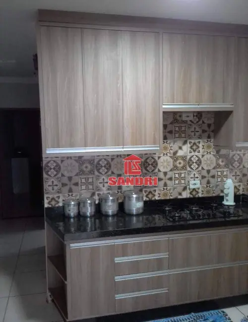 Casa com 2 quartos à venda, 126m2 em Jardim Ouro Verde III, Sarandi - PR - imagem 3 Foto 3 de Casa com 2 quartos à venda, 126m2 em Jardim Ouro Verde III, Sarandi - PR