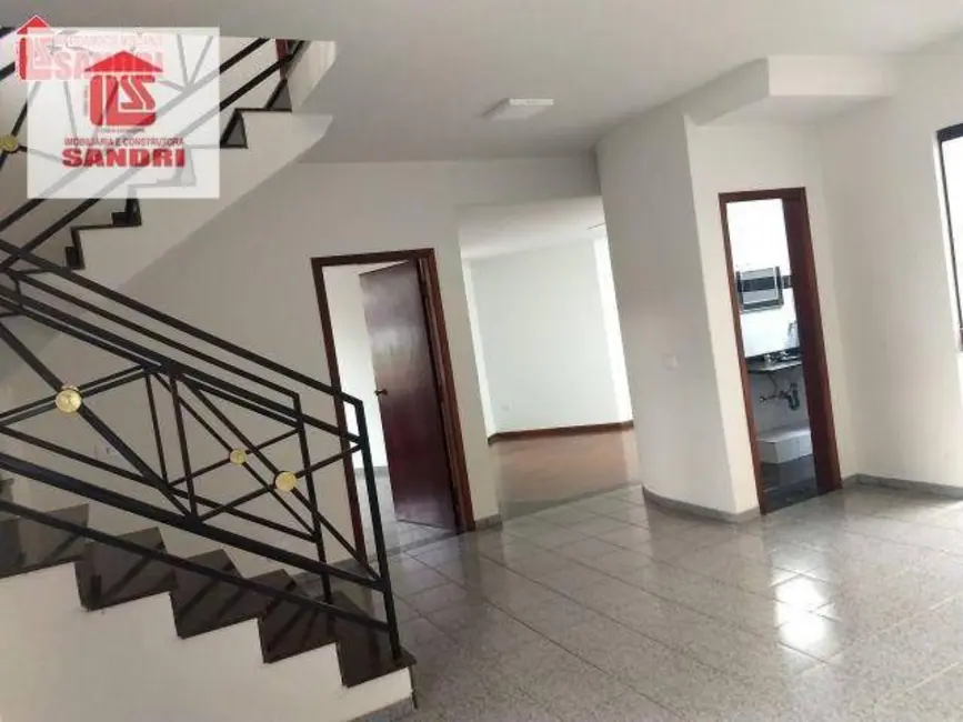 Sobrado com 4 quartos para alugar, 370m2 em Zona 07, Maringa - PR - imagem 5 Foto 5 de Sobrado com 4 quartos para alugar, 370m2 em Zona 07, Maringa - PR