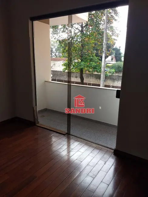 Sobrado com 4 quartos para alugar, 370m2 em Zona 07, Maringa - PR - imagem 7 Foto 7 de Sobrado com 4 quartos para alugar, 370m2 em Zona 07, Maringa - PR
