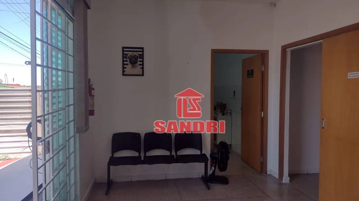 Armazém / Galpão à venda, 480m2 em Jardim São Francisco, Maringa - PR - imagem 4 Foto 4 de Armazém / Galpão à venda, 480m2 em Jardim São Francisco, Maringa - PR
