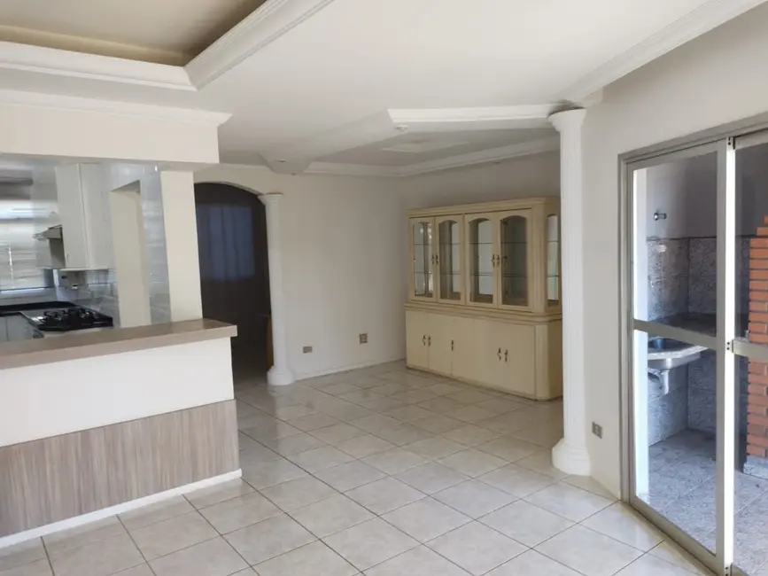 Apartamento para alugar, 230m2 em Zona 01, Maringa - PR - imagem 4 Foto 4 de Apartamento para alugar, 230m2 em Zona 01, Maringa - PR