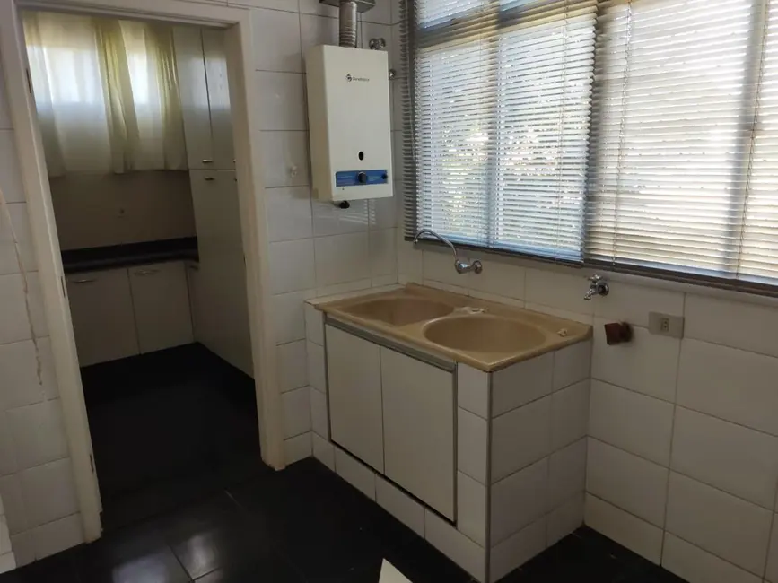Apartamento para alugar, 230m2 em Zona 01, Maringa - PR - imagem 17 Foto 17 de Apartamento para alugar, 230m2 em Zona 01, Maringa - PR