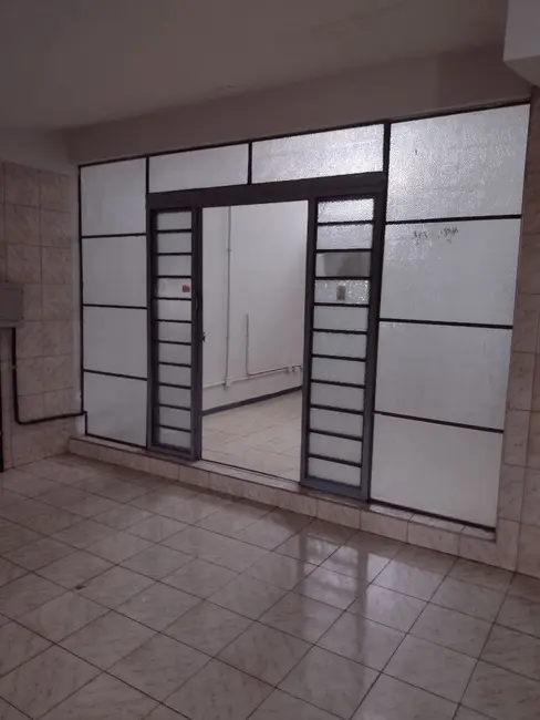 Sobrado com 3 quartos para alugar em Maringa - PR - imagem 9 Foto 9 de Sobrado com 3 quartos para alugar em Maringa - PR