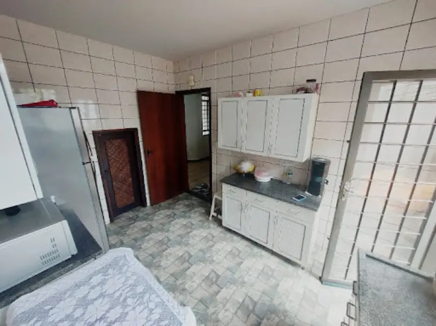Sobrado com 3 quartos à venda, 173m2 em Zona 20, Maringa - PR - imagem 7 Foto 7 de Sobrado com 3 quartos à venda, 173m2 em Zona 20, Maringa - PR