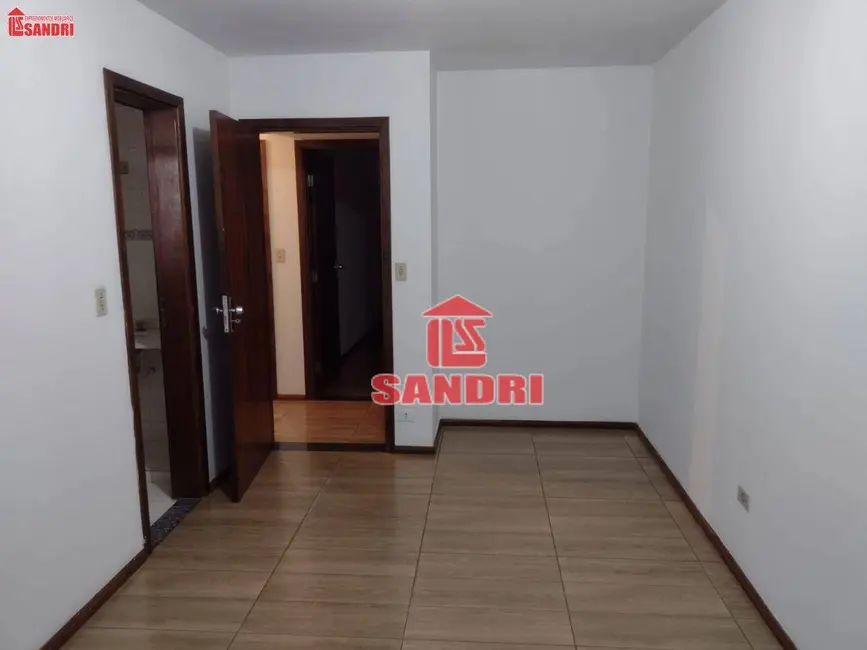 Apartamento com 3 quartos para alugar, 157m2 em Zona 7, Maringa - PR - imagem 8 Foto 8 de Apartamento com 3 quartos para alugar, 157m2 em Zona 7, Maringa - PR