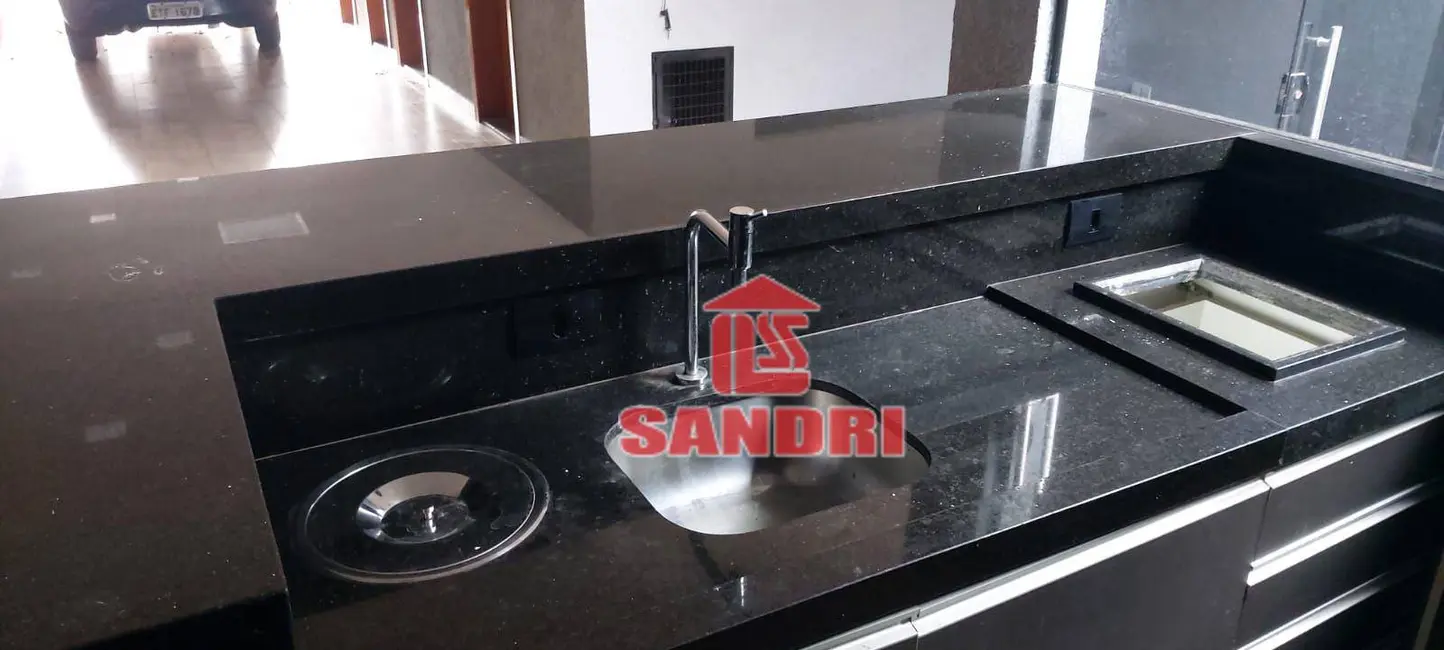 Casa com 3 quartos à venda, 150m2 em Parque Industrial, Maringa - PR - imagem 9 Foto 9 de Casa com 3 quartos à venda, 150m2 em Parque Industrial, Maringa - PR