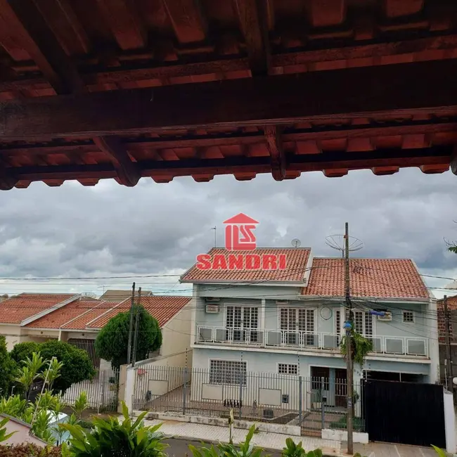 Sobrado com 4 quartos à venda, 211m2 em Jardim América, Maringa - PR - imagem 5 Foto 5 de Sobrado com 4 quartos à venda, 211m2 em Jardim América, Maringa - PR