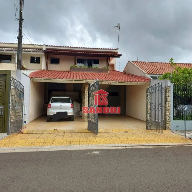 Foto 2 de Sobrado com 4 quartos à venda, 211m2 em Jardim América, Maringa - PR