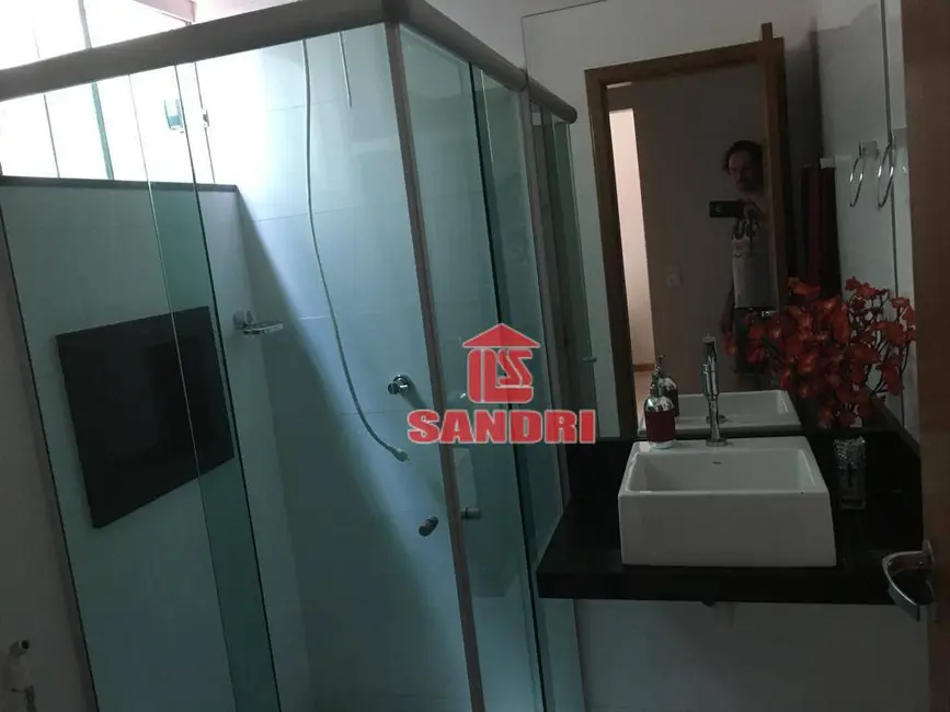 Casa com 3 quartos à venda, 150m2 em Jardim Monte Rei, Maringa - PR - imagem 8 Foto 8 de Casa com 3 quartos à venda, 150m2 em Jardim Monte Rei, Maringa - PR