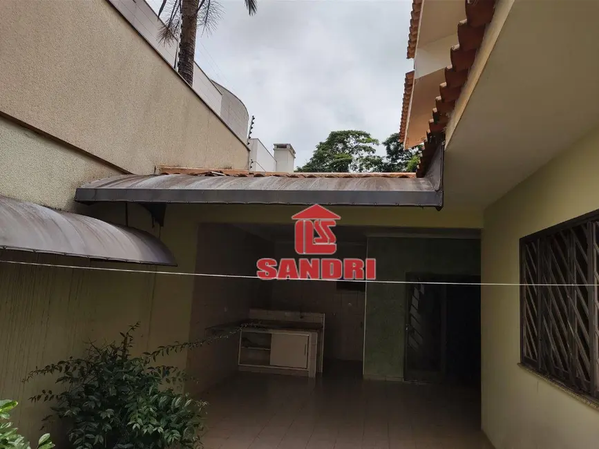 Sobrado para alugar, 207m2 em Zona 02, Maringa - PR - imagem 27 Foto 27 de Sobrado para alugar, 207m2 em Zona 02, Maringa - PR