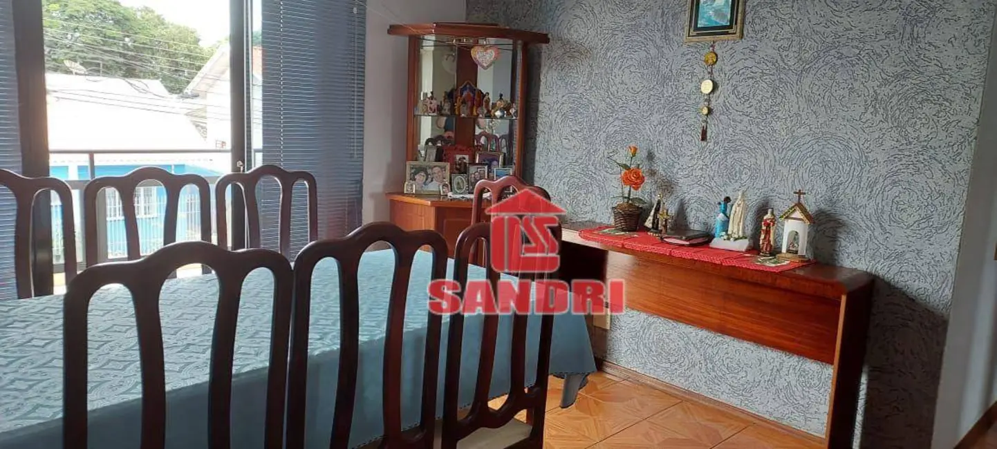Sobrado com 3 quartos à venda, 162m2 em Jardim da Glória, Maringa - PR - imagem 7 Foto 7 de Sobrado com 3 quartos à venda, 162m2 em Jardim da Glória, Maringa - PR