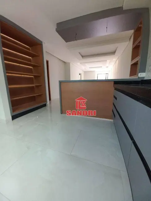 Sobrado com 3 quartos à venda, 180m2 em Parque Avenida, Maringa - PR - imagem 7 Foto 7 de Sobrado com 3 quartos à venda, 180m2 em Parque Avenida, Maringa - PR