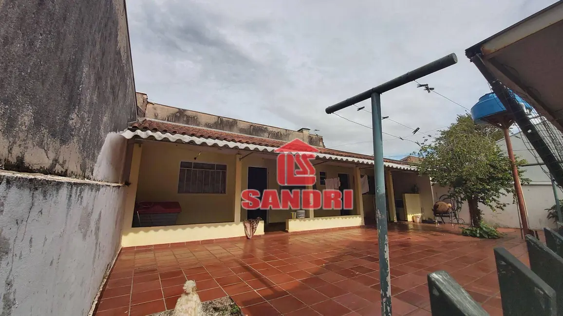 Casa com 3 quartos à venda, 383m2 em Parque das Laranjeiras, Maringa - PR - imagem 4 Foto 4 de Casa com 3 quartos à venda, 383m2 em Parque das Laranjeiras, Maringa - PR