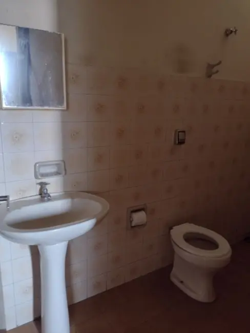 Casa com 3 quartos para alugar em Jardim das Nações, Maringa - PR - imagem 5 Foto 5 de Casa com 3 quartos para alugar em Jardim das Nações, Maringa - PR