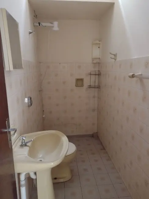Casa com 3 quartos para alugar em Jardim das Nações, Maringa - PR - imagem 9 Foto 9 de Casa com 3 quartos para alugar em Jardim das Nações, Maringa - PR