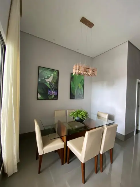 Sobrado com 3 quartos à venda, 150m2 em Jardim Rebouças, Maringa - PR - imagem 7 Foto 7 de Sobrado com 3 quartos à venda, 150m2 em Jardim Rebouças, Maringa - PR