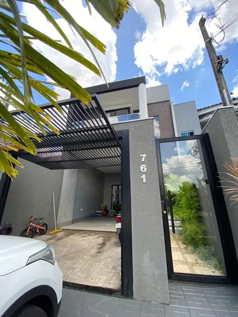 Foto 2 de Sobrado com 3 quartos à venda, 150m2 em Jardim Rebouças, Maringa - PR