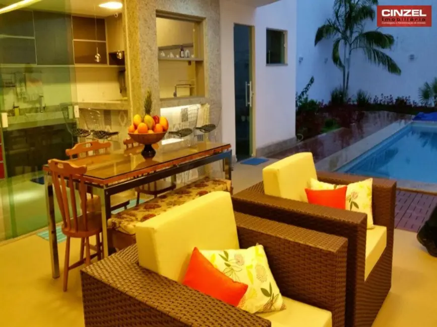 Foto 3 de Casa com 4 quartos à venda, 400m2 em Taguatinga - DF