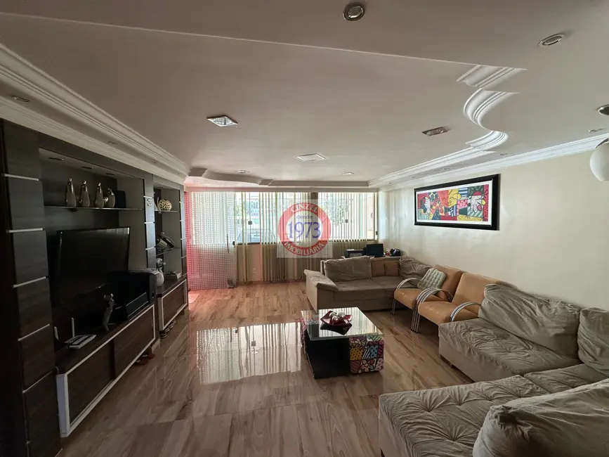 Foto 1 de Casa com 4 quartos à venda, 300m2 em Taguatinga - DF