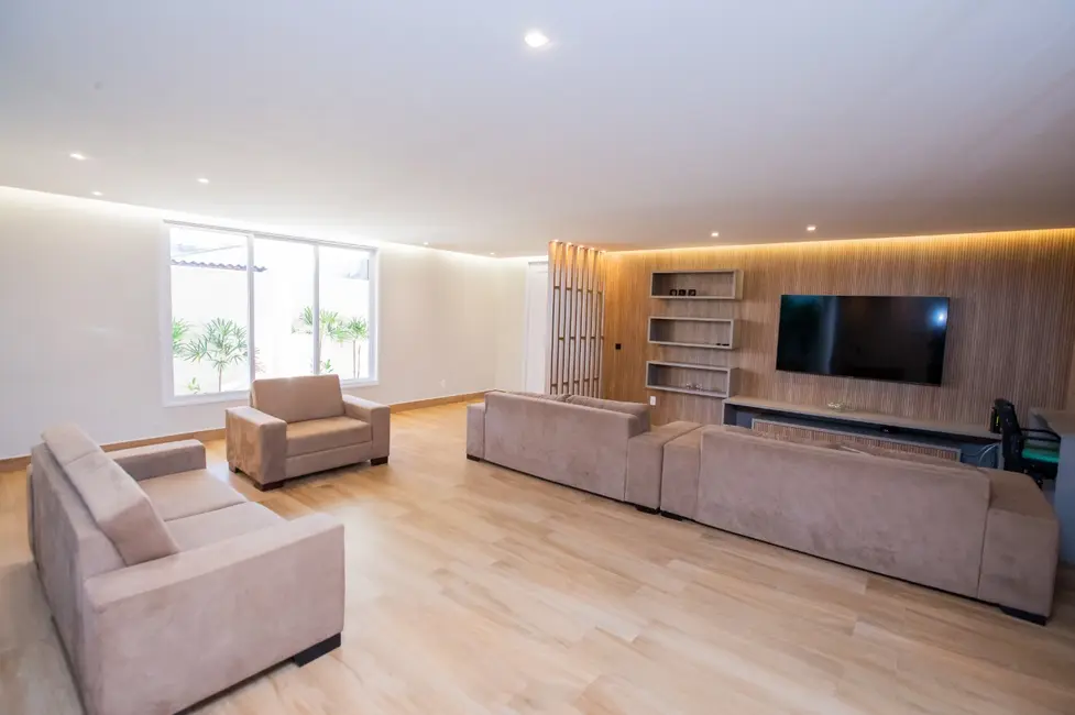 Casa com 4 quartos à venda, 800m2 em Setor Habitacional Vicente Pires, Brasilia - DF - imagem 3 Foto 3 de Casa com 4 quartos à venda, 800m2 em Setor Habitacional Vicente Pires, Brasilia - DF