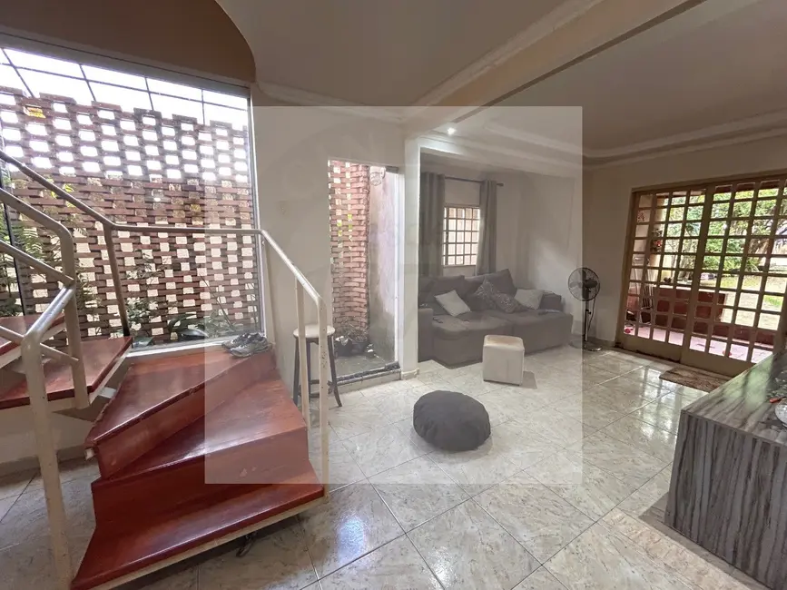 Casa com 3 quartos à venda, 400m2 em Setor Habitacional Arniqueira (Águas Claras), Brasilia - DF - imagem 3 Foto 3 de Casa com 3 quartos à venda, 400m2 em Setor Habitacional Arniqueira (Águas Claras), Brasilia - DF