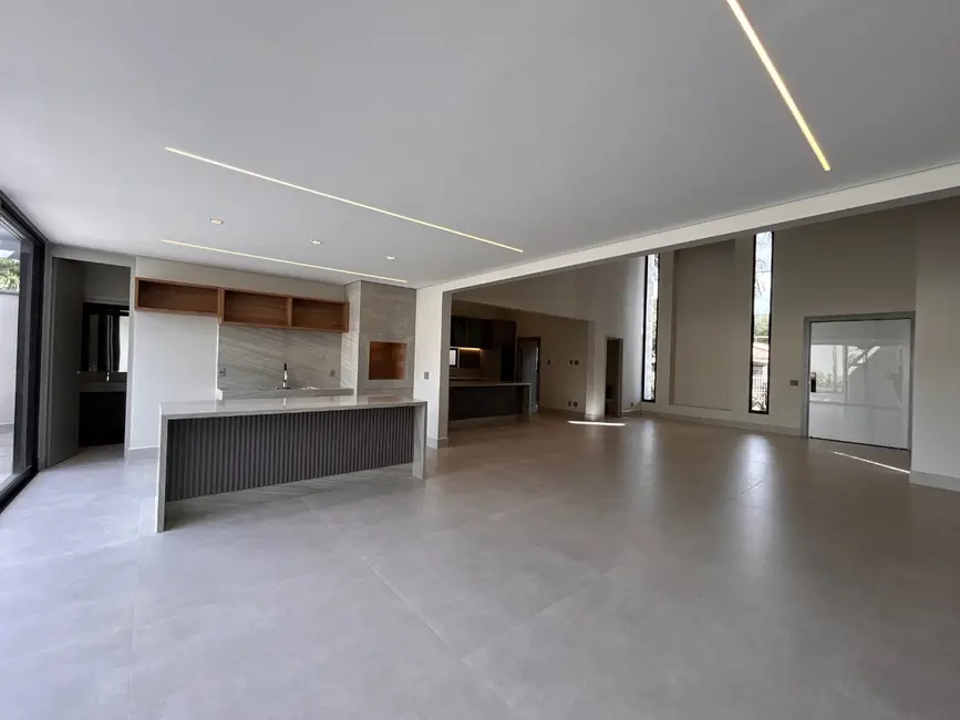 Casa com 4 quartos à venda, 790m2 em Setor Habitacional Arniqueira (Águas Claras), Brasilia - DF - imagem 2 Foto 2 de Casa com 4 quartos à venda, 790m2 em Setor Habitacional Arniqueira (Águas Claras), Brasilia - DF