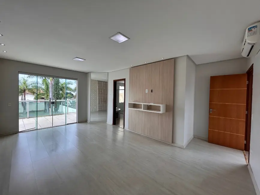 Casa com 5 quartos à venda, 800m2 em Setor Habitacional Samambaia (Vicente Pires), Brasilia - DF - imagem 8 Foto 8 de Casa com 5 quartos à venda, 800m2 em Setor Habitacional Samambaia (Vicente Pires), Brasilia - DF