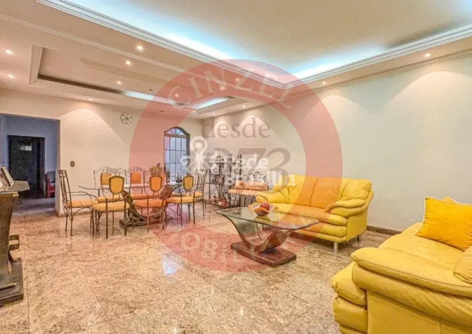 Foto 1 de Casa com 4 quartos à venda, 340m2 em Taguatinga - DF