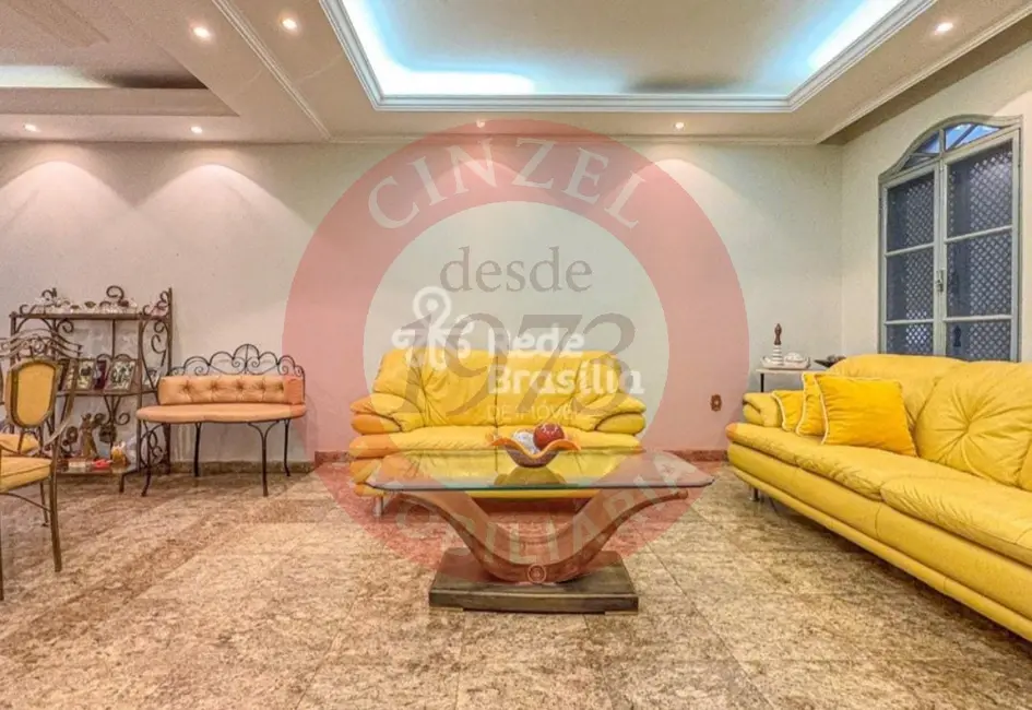 Foto 2 de Casa com 4 quartos à venda, 340m2 em Taguatinga - DF