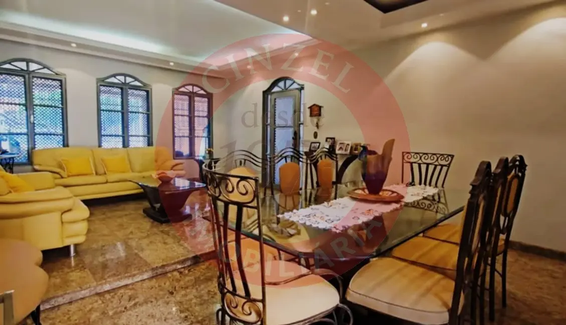 Foto 3 de Casa com 4 quartos à venda, 340m2 em Taguatinga - DF