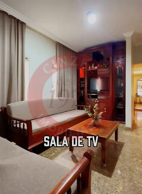 Foto 4 de Casa com 4 quartos à venda, 340m2 em Taguatinga - DF