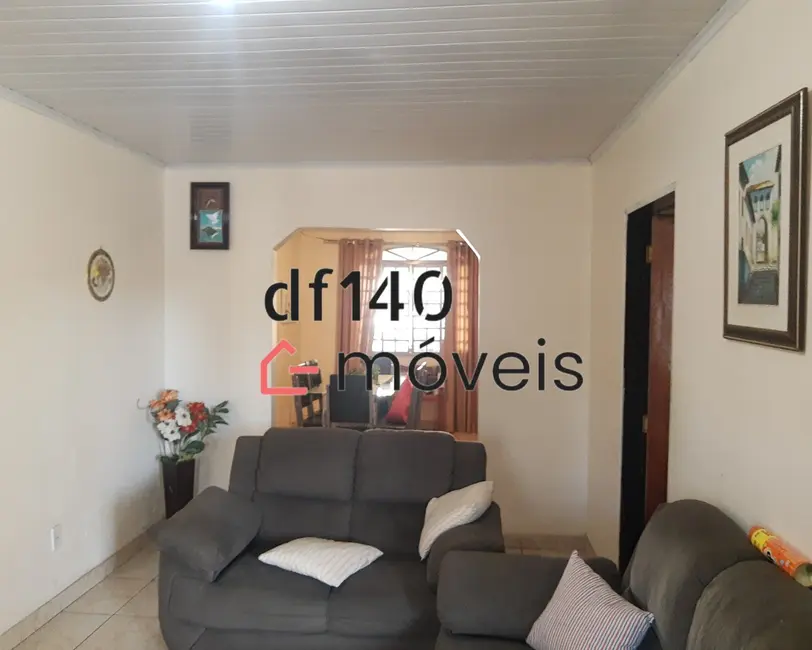 Casa com 4 quartos à venda, 240m2 em Brasilia - DF - imagem 4 Foto 4 de Casa com 4 quartos à venda, 240m2 em Brasilia - DF