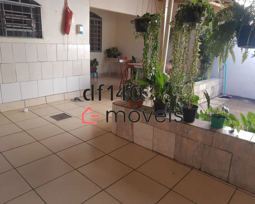 Casa com 4 quartos à venda, 240m2 em Brasilia - DF - imagem 7 Foto 7 de Casa com 4 quartos à venda, 240m2 em Brasilia - DF