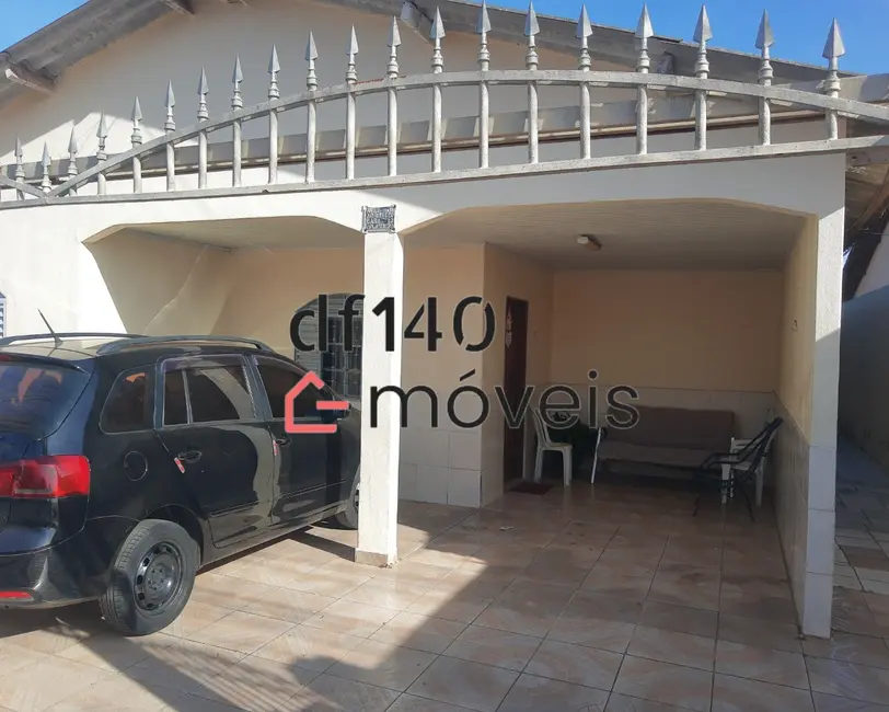 Foto 2 de Casa com 4 quartos à venda, 240m2 em Brasilia - DF