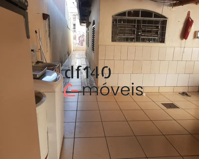 Casa com 4 quartos à venda, 240m2 em Brasilia - DF - imagem 8 Foto 8 de Casa com 4 quartos à venda, 240m2 em Brasilia - DF