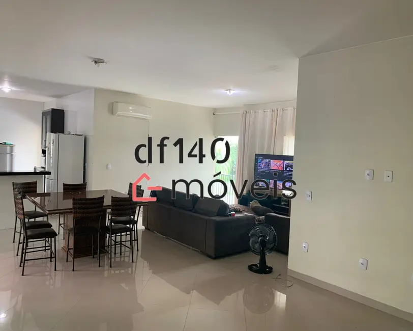 Foto 1 de Casa de Condomínio com 4 quartos à venda, 234m2 em Brasilia - DF