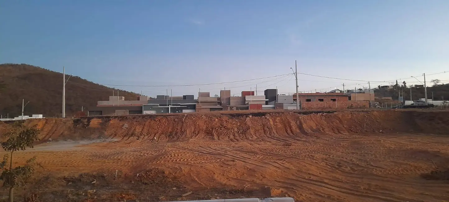 Foto 8 de Terreno / Lote à venda, 200m2 em Montes Claros - MG
