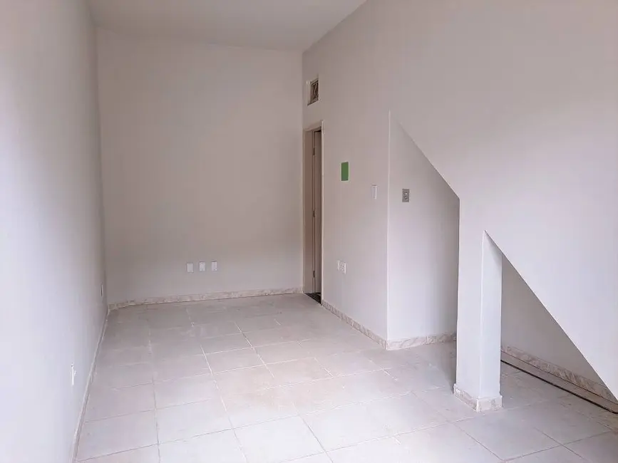 Foto 2 de Sala Comercial para alugar, 60m2 em Vila Guilhermina, Montes Claros - MG