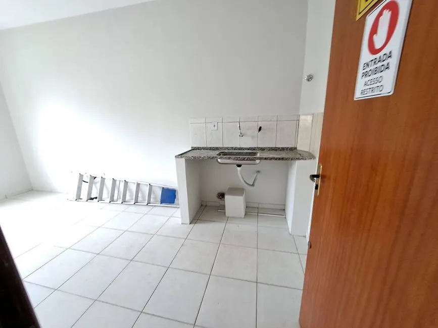 Foto 3 de Kitnet para alugar em Vila Guilhermina, Montes Claros - MG