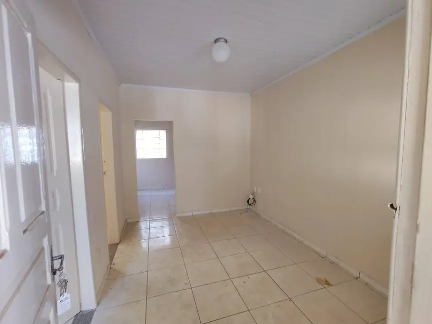 Foto 2 de Casa com 2 quartos para alugar, 80m2 em Centro, Montes Claros - MG