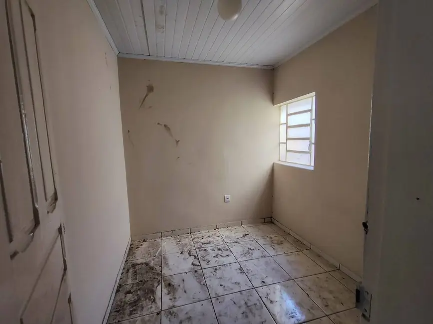 Foto 4 de Casa com 2 quartos para alugar, 80m2 em Centro, Montes Claros - MG